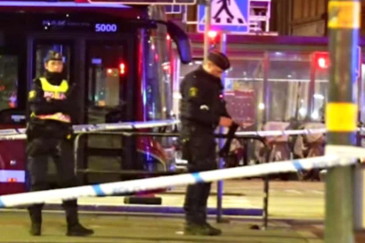 le immagini di stoccolma dopo lo schianto del bus