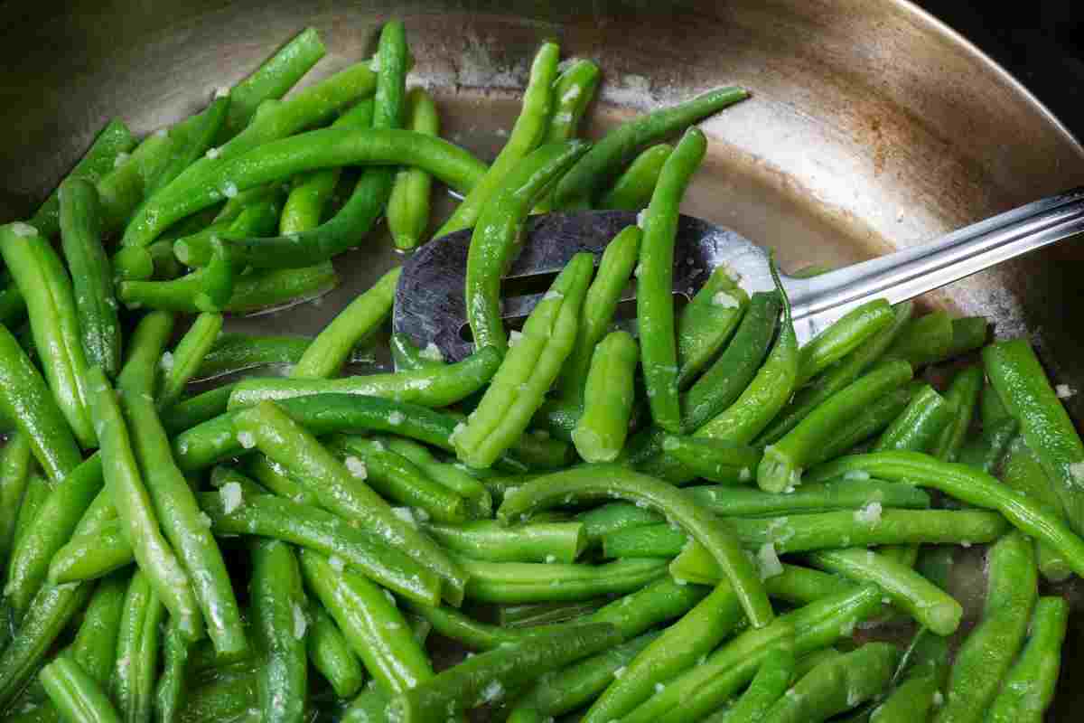 fagiolini funghi e cipolle caramellate