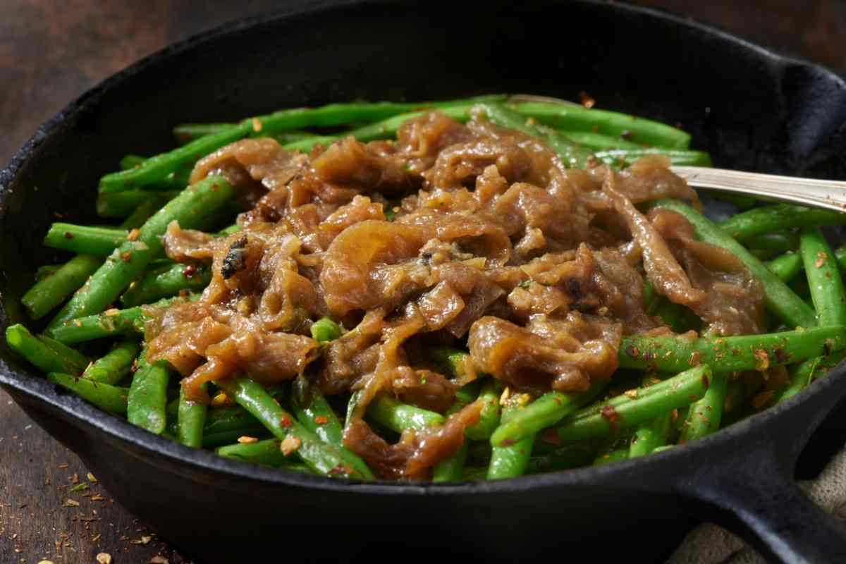 fagiolini funghi e cipolle caramellate