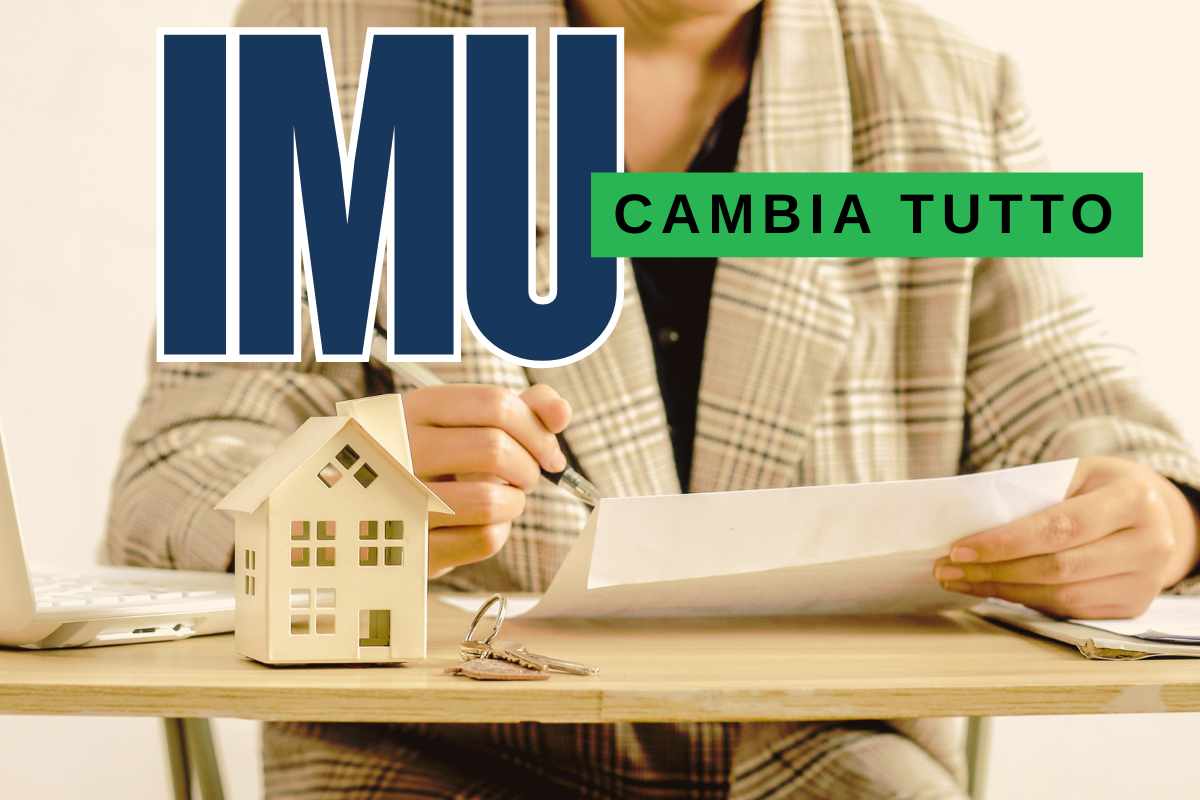 persona legge un foglio miniatura casa scritta imu cambia tutto