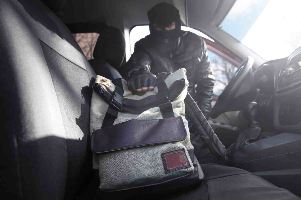 ladro macchine trucco